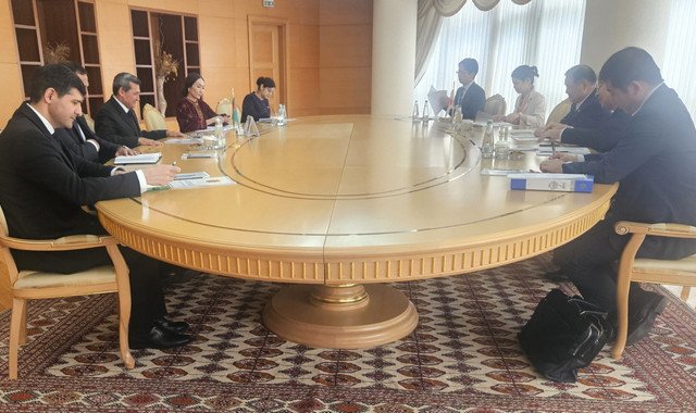 В МИД Туркменистана состоялась встреча с делегацией японского парламента