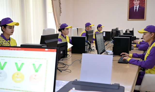 В Туркменистане готовят волонтеров к Международному турниру по хоккею