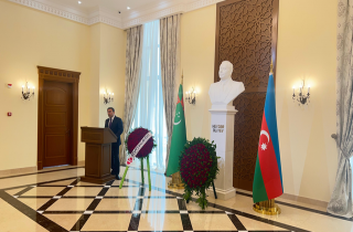 В Ашхабаде почтили память общенациональному лидеру азербайджанского народа