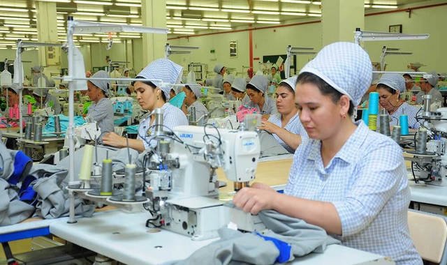 Туркменистан обсудит строительство текстильной фабрики в Таджикистане