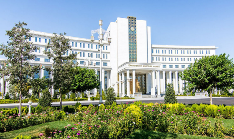 https://vestiabad.ru/news/3851/prezident-turkmenistana-naznachil-novogo-rukovoditelya-turkmendenizderyayollary