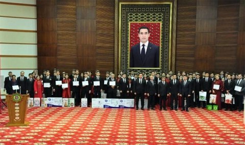 https://vestiabad.ru/news/2356/v-imo-mid-turkmenistana-nagrazhdeny-osobo-otlichivshiesya-studenty-i-prepodavateli-vuza