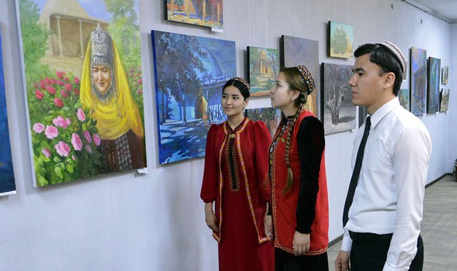 На востоке Туркменистана провели симпозиум в честь 300-летия Махтумкули