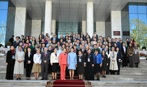 https://vestiabad.ru/news/7486/predstaviteli-medzhlisa-turkmenistana-uchastvovali-v-forume-dialoga-zhenshchin