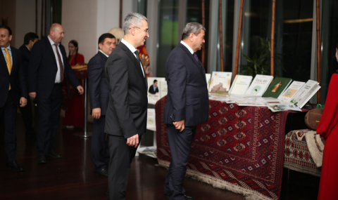 https://vestiabad.ru/news/7370/v-stolice-tadzhikistana-otmetili-33yu-godovshchinu-nezavisimosti-turkmenistana