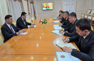 Хяким Ахалского велаята Туркменистана встретился с послом Таджикистана