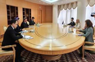 Глава МИД Туркменистана принял спецпредставителя ЕС по Центральной Азии