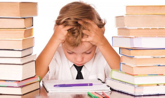 Исследование: трудные домашние задания могут иметь негативное воздействие на детей