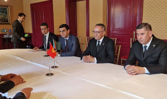 Туркменистан обсудил сотрудничество в фармацевтике и медицине с Кыргызстаном