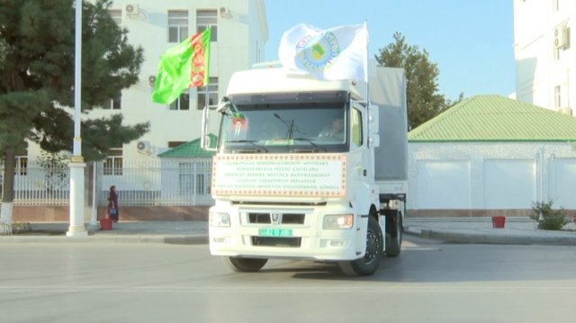 Власти Герата поблагодарили Гурбангулы Бердымухамедова за гумпомощь 