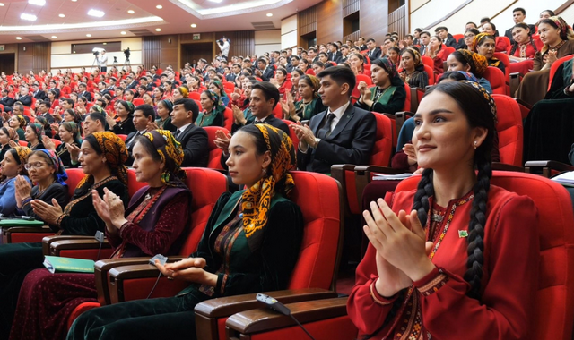 В ИМО МИД Туркменистана провели конференцию в честь дня защиты детей