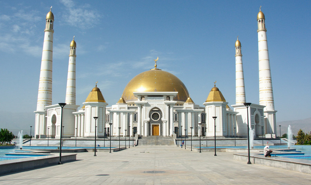 В Туркменистане на государственном уровне отметят священный мусульманский праздник Ораза Байрам 