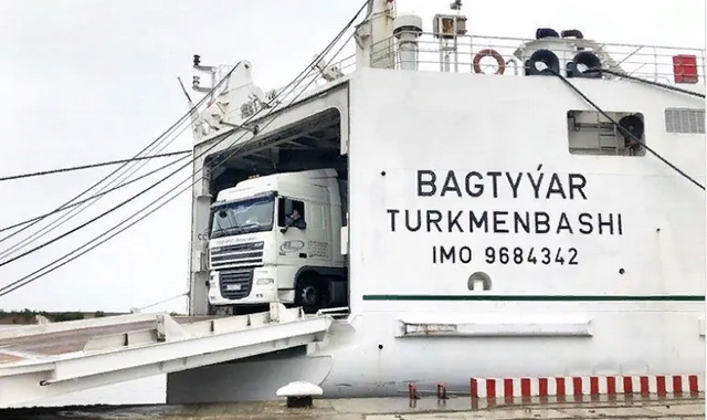 Туркменистан доставил партию томатов в российский порт Оля