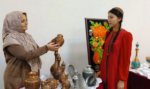 https://vestiabad.ru/news/7766/turkmenoiranskii-turisticheskii-festival-startuet-v-ashhabade