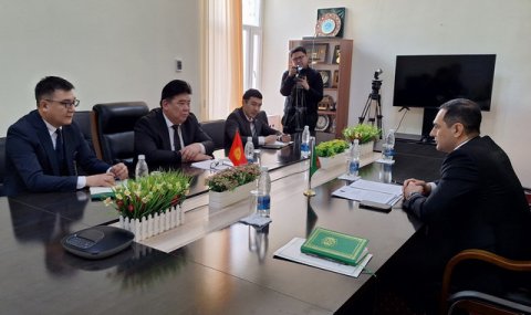 https://vestiabad.ru/news/3566/turkmenistan-i-kirgiziya-rassmotreli-vzaimodeistvie-v-sfere-kultury