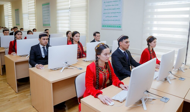 В Туркменистане подвели итоги интернет-олимпиад по экономике
