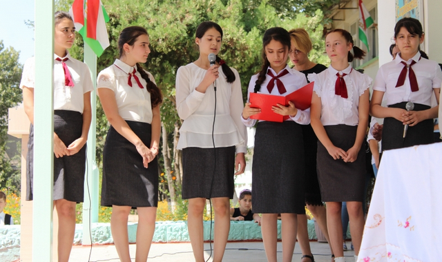 В Таджикистане введено обязательное завершение среднего образования
