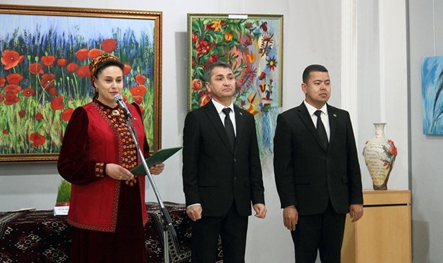 В Ашхабаде стартовала художественная выставка в честь праздника Новруз
