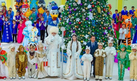 https://vestiabad.ru/news/2372/serdar-berdymuhamedov-podaril-vospitannikam-dowletliler-koshgi-novogodnie-podarki