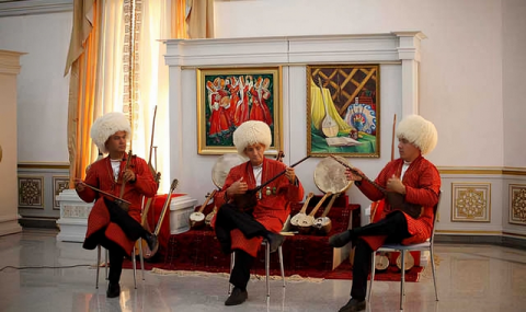 https://vestiabad.ru/news/5551/na-vostoke-turkmenistana-startovala-vystavka-v-ramkah-nedeli-kultury