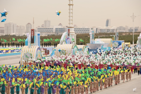 https://vestiabad.ru/news/7331/v-stolice-turkmenistana-sostoyalsya-prazdnichnyi-voennyi-parad