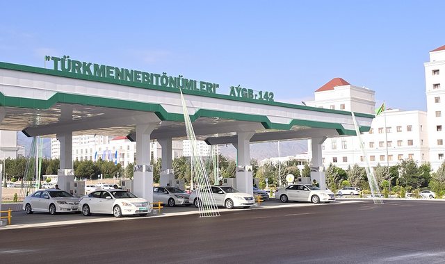 В столице Туркменистана реконструировали автозаправочную станцию № 142