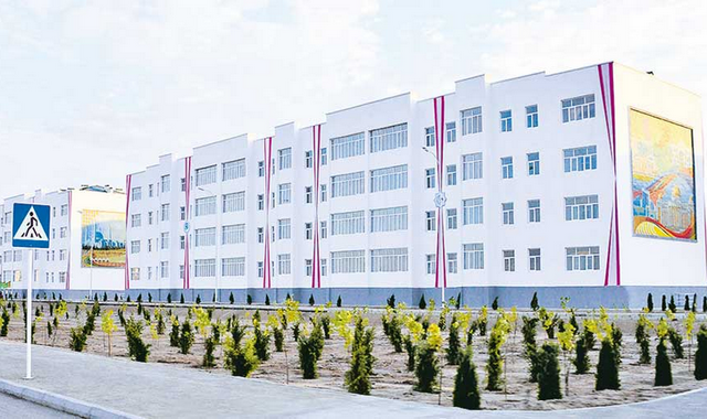 На севере Туркменистане начался финальный этап строительства жилого комплекса