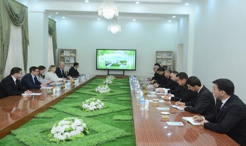 https://vestiabad.ru/news/2352/vuzy-turkmenistana-i-rf-rasshiryayut-partnerstvo-v-agrarnoi-sfere