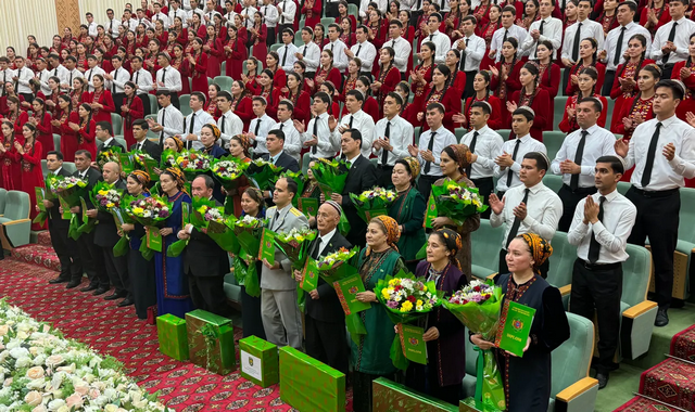 В Туркменистане определили лучшего учителя года