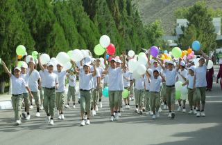 В Туркменистане организуют летний отдых для детей и подростков
