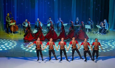 https://vestiabad.ru/news/7920/vo-dvorce-mukamov-startovali-dni-kultury-armenii-v-turkmenistane