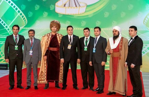 https://vestiabad.ru/news/1413/v-turkmenistane-proshel-mezhdunarodnyi-kinofestival-rassvet-arkadaga