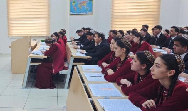 В туркменском ВУЗе состоялась онлайн-лекция преподавателя из Армении