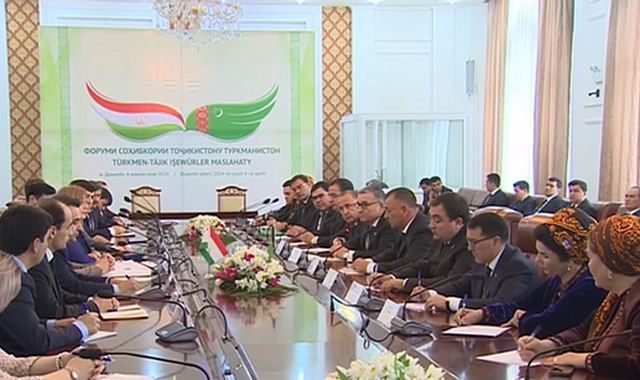 Туркменские бизнесмены обсудили сотрудничество с таджикскими коллегами