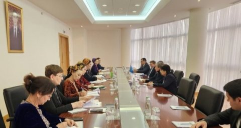 https://vestiabad.ru/news/2134/v-turkmenistane-obsudili-voprosy-sotrudnichestva-s-programmoi-oon-po-naselennym-punktam