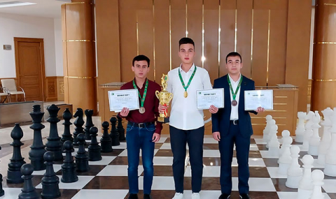 https://vestiabad.ru/news/3895/chempionom-turkmenistana-po-shahmatam-stal-soldatsrochnik