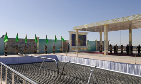 https://vestiabad.ru/news/7023/v-maryiskom-velayate-turkmenistana-zalozhili-fundament-stancii-shatlyk1