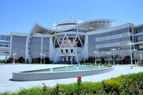 https://vestiabad.ru/news/1076/v-tsentre-tekhnolohyi-an-turkmenystana-razrabotano-ynnovatsyonnoe-prysposoblenye-dlia-oroshenyia