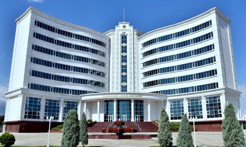 https://vestiabad.ru/news/938/v-shkolakh-turkmenystana-nachalys-hosudarstvenn-e-kzamen