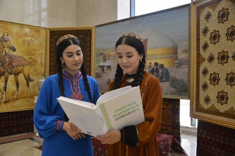 https://vestiabad.ru/news/1069/v-turkmenystane-prezentovana-ocherednaia-knyha-hurbanhul-berd-mukhamedova