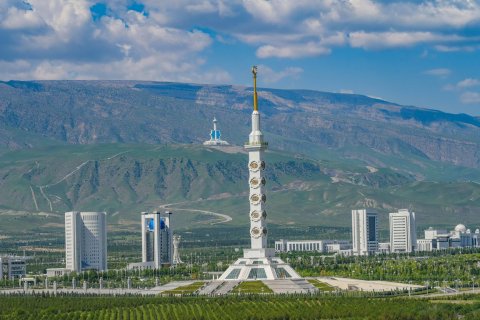 https://vestiabad.ru/news/833/v-turkmenystane-otmetyly-31-hodovschynu-so-dnia-pryniatyia-konstytutsyy