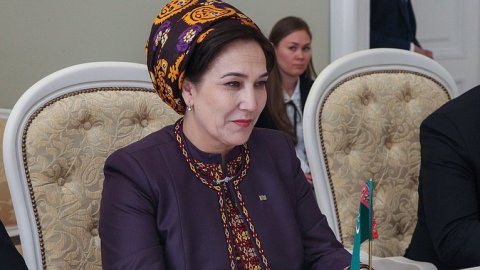 https://vestiabad.ru/news/1333/v-turkmenystane-shest-zhenschyn-nahrazhden-ordenom-zenan-kalb