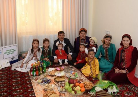 https://vestiabad.ru/news/156/v-turkmenystane-mnohodetn-m-semiam-vruchen-kliuchy-ot-nov-kh-kvartyr