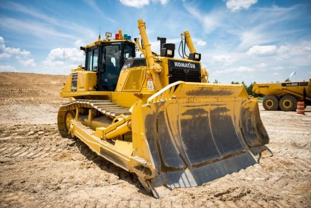 Туркменистан закупил 6 бульдозеров и 12 экскаваторов японской фирмы Komatsu