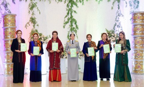 https://vestiabad.ru/news/128/v-turkmenystane-nahradyly-pobedytelei-konkursa-zhenschyna-hoda-2022