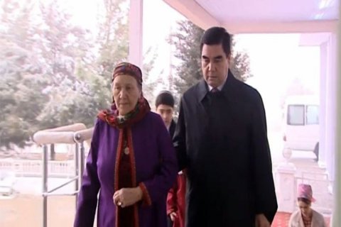 https://vestiabad.ru/news/427/na-86-hodu-zhyzny-ne-stalo-ohulabat-berd-mukhamedovoi-matery-lydera-natsyy-y-babushky-prezydenta-turkmenystana