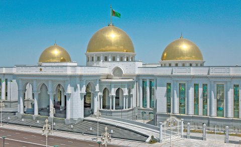 https://vestiabad.ru/news/391/prezydent-turkmenystana-naznachyl-khiakyma-trapa-hordzhav-horoda-arkadah