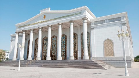 https://vestiabad.ru/news/616/aleksandrynskyi-teatr-hotov-predostavyt-stsenu-hlavnomu-dramatycheskomu-teatru-turkmenystana