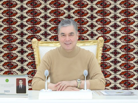 https://vestiabad.ru/news/30/hlava-khalk-maslakhat-turkmenystana-rasporiadylsia-otmetyt-otkr-tye-ob-ektov-pervoi-ocheredy-horoda-arkadah